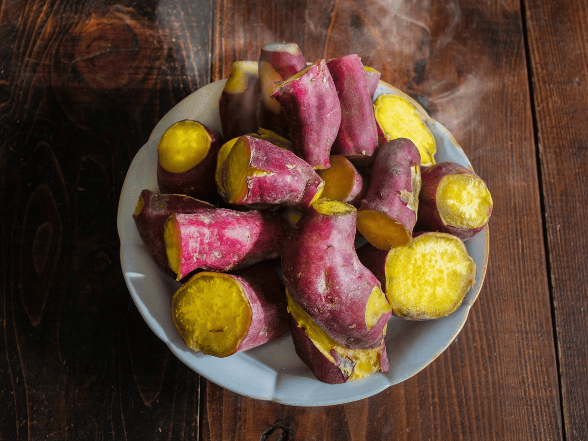 【現役のダイエットトレーナーが推奨】ふかし芋でダイエットしよう！効果的なやり方と注意点、簡単レシピも紹介